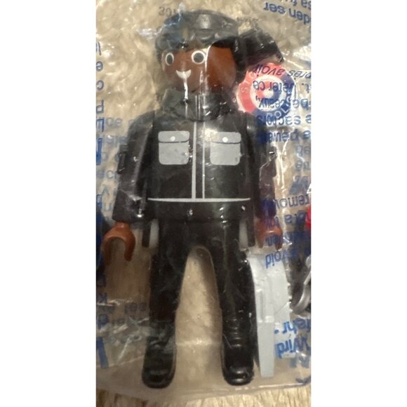 Playmobil Police Figures Set W/ Accessories New In Packaging 2 Figures Plastic M - Picture 8 of 8